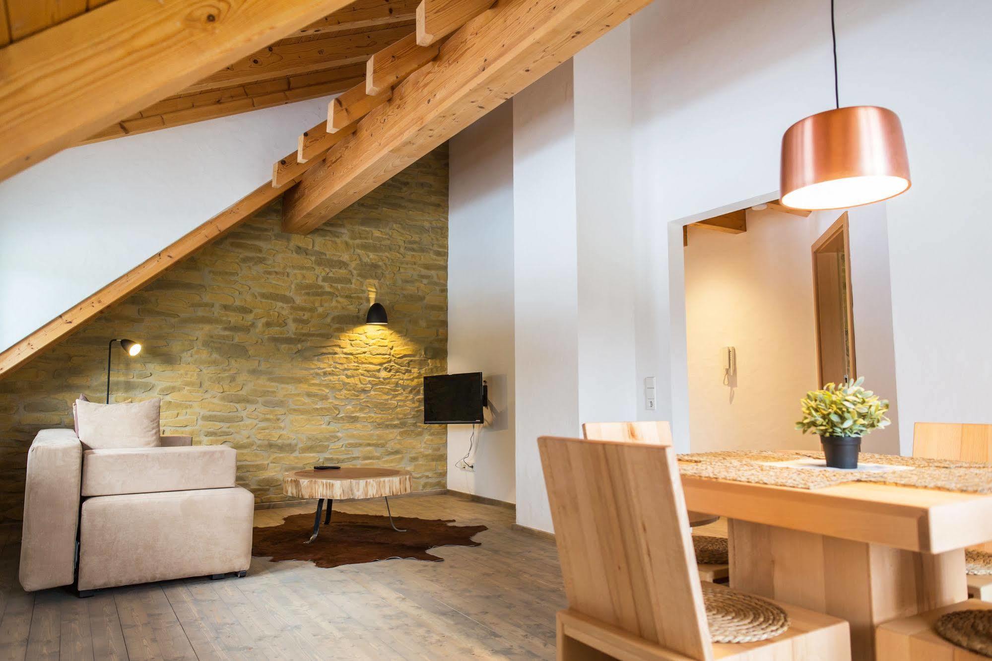 Kuckucksnest Schwaerzenbach Apartment ทิทิเซ-นอยชตัดท์ ภายนอก รูปภาพ