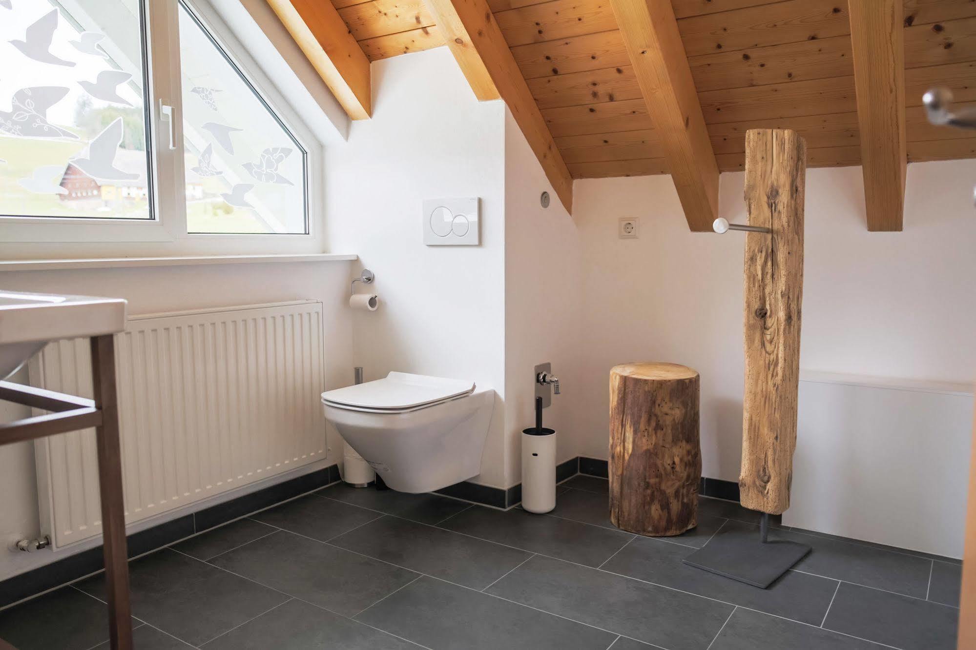 Kuckucksnest Schwaerzenbach Apartment ทิทิเซ-นอยชตัดท์ ภายนอก รูปภาพ